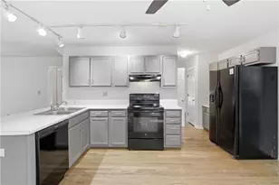 220 Braemar Rd, Fayetteville, GA 30215 - Photo 2