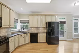 4343 Clairesbrook Ln, Acworth, GA 30101 - Photo 8