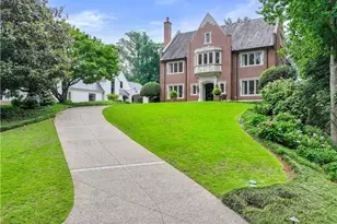 369 Pine Tree Dr NE, Atlanta, GA 30305 - Photo 2