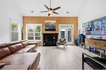 2087 Hatteras Way NW, Atlanta, GA 30318 - Photo 4