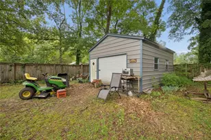 975 South Ave, Forest Park, GA 30297 - Photo 26