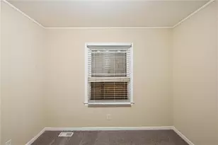 1877 Selwyn Dr, Decatur, GA 30035 - Photo 10