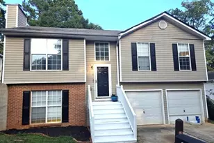 828 Tradd Ct, Stone Mountain, GA 30087 - Photo 2