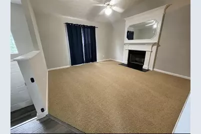 828 Tradd Court, Stone Mountain, GA 30087 - Photo 4