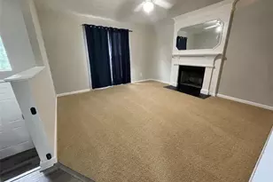 828 Tradd Ct, Stone Mountain, GA 30087 - Photo 4