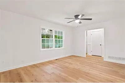 1784 W Elmwood Dr, Acworth, GA 30102 - Photo 8