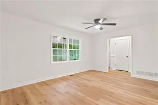 1784 W Elmwood Dr, Acworth, GA 30102 - Photo 8