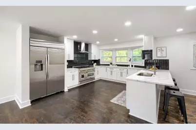 2368 Fenhurst Place, Dunwoody, GA 30338 - Photo 8