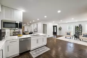 2368 Fenhurst Pl, Dunwoody, GA 30338 - Photo 10