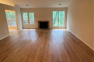 183 Colemans Bluff Dr, Woodstock, GA 30188 - Photo 2