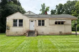 1320 Winona Ave, Griffin, GA 30223 - Photo 1