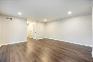 346 Carpenter Dr, Atlanta, GA 30328 - Photo 16