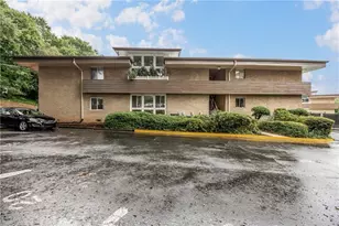 346 Carpenter Dr, Atlanta, GA 30328 - Photo 2