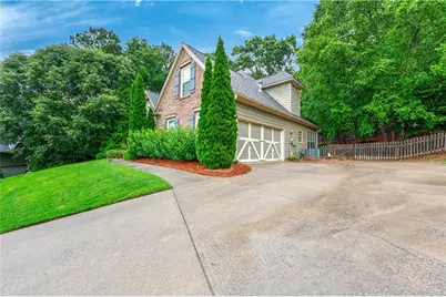 625 Ruby Forest Parkway, Suwanee, GA 30024 - Photo 4