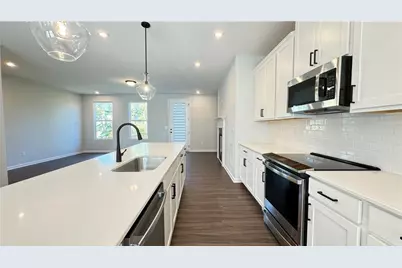 1475 Creekside Circle NW, Atlanta, GA 30318 - Photo 6