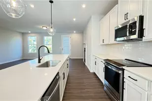 1475 Creekside Cir NW, Atlanta, GA 30318 - Photo 6