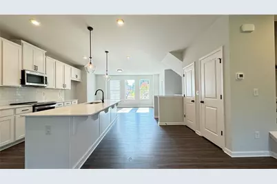 1475 Creekside Circle NW, Atlanta, GA 30318 - Photo 4