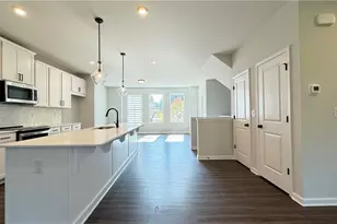 1475 Creekside Cir NW, Atlanta, GA 30318 - Photo 4