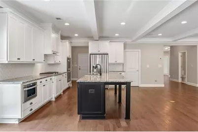 226 Sweetbriar Club Drive, Woodstock, GA 30188 - Photo 10
