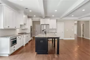 226 Sweetbriar Club Dr, Woodstock, GA 30188 - Photo 10