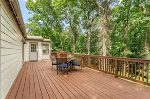 1730 Bridgeport Dr NE, Atlanta, GA 30329 - Photo 22