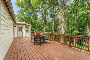 1730 Bridgeport Dr NE, Atlanta, GA 30329 - Photo 22