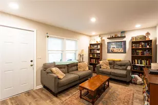 521 Green St, Monroe, GA 30655 - Photo 6