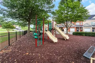 2059 Lakeshore Overlook Dr NW, Kennesaw, GA 30152 - Photo 18