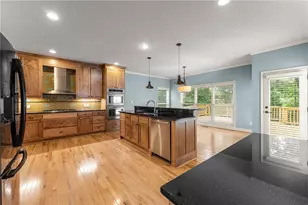 6277 Lakeview Dr, Buford, GA 30518 - Photo 16