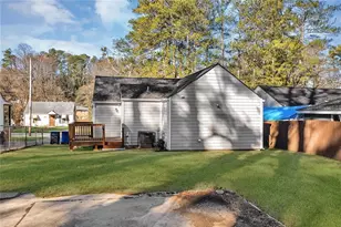 2912 Palm Dr, Atlanta, GA 30344 - Photo 6