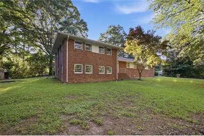 180 E Greenwood Drive, Carrollton, GA 30117 - Photo 2