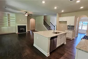 1006 Lakeview Oaks Ct, Grayson, GA 30017 - Photo 2