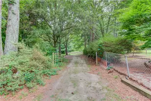 2521 Stone Dr SW, Lilburn, GA 30047 - Photo 48