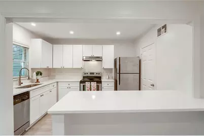 7500 Roswell Road #47, Sandy Springs, GA 30350 - Photo 16