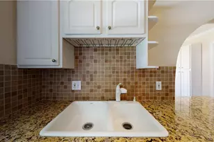 4052 W Johnson Cir, Atlanta, GA 30341 - Photo 12