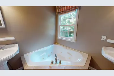4052 W Johnson Circle, Atlanta, GA 30341 - Photo 8