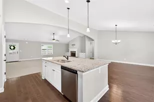 561 Oconee Ln, Commerce, GA 30529 - Photo 14