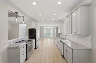 6353 Chestnut Pkwy, Flowery Branch, GA 30542 - Photo 12