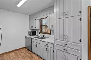 85 S Meadowcliff Cir, Carrollton, GA 30117 - Photo 8