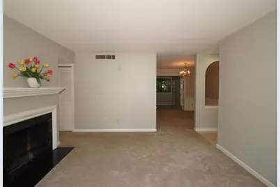 68 La Rue Place NW, Atlanta, GA 30327 - Photo 4