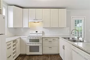 211 1st St, Woodstock, GA 30188 - Photo 14