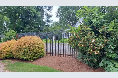 1025 Main Street, Stone Mountain, GA 30083 - Photo 18