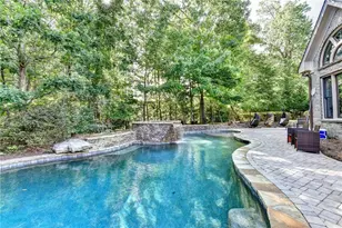 11037 Estates Cir, Alpharetta, GA 30022 - Photo 2
