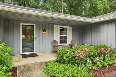2862 Dunnington Circle, Atlanta, GA 30341 - Photo 2