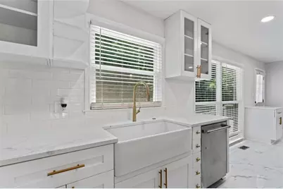 2023 Stoneleigh Drive, Stone Mountain, GA 30087 - Photo 20