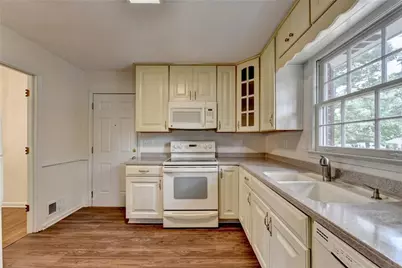 3318 Shorelake Drive, Tucker, GA 30084 - Photo 10