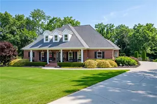 2623 Lindsey Grace Ln, Buford, GA 30519 - Photo 2