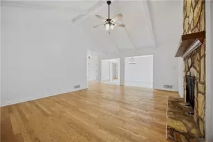 495 Knoll Woods Dr, Roswell, GA 30075 - Photo 6