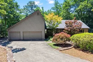 4309 Highland View NE, Roswell, GA 30075 - Photo 2