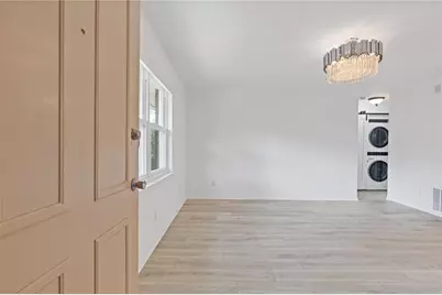 3510 Roswell Road #APT C2, Atlanta, GA 30305 - Photo 2